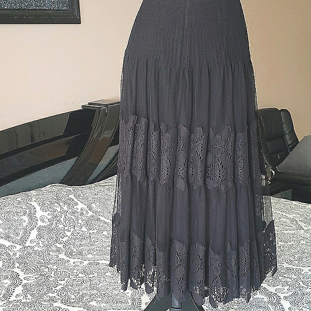 Elie Tahari Lace Skirt